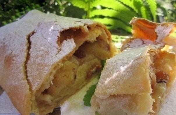 Velmi jemná a chutná apple strudel